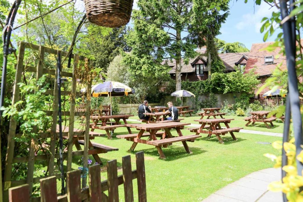 The Dolphin Inn Winchester Exterior photo