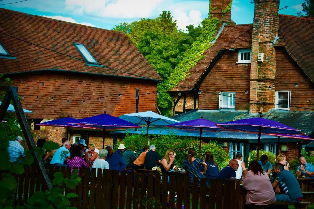 The Dolphin Inn Winchester Exterior photo